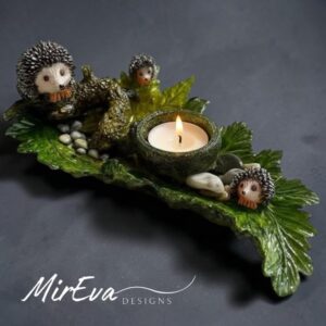Kirpi Mumluk, Reçine Kaplama Seramik, Tealight Mumluk, Orman Temalı, El Boyaması, 24x10x9 cm, Salon ve Masa Üstü Dekorasyonu