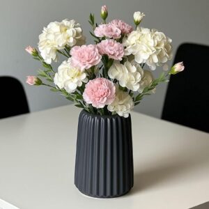 Koyu Gri Beton Dekoratif Vazo – 17 cm Kabartmalı Çiçeklik | Modern ve Minimalist Ev Dekoru | İskandinav Tarz Masa Üstü Aksesuar | Mireva Design